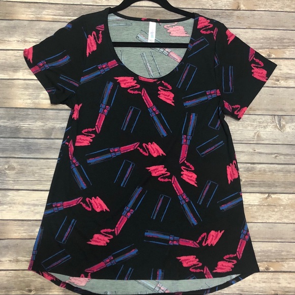 ♦️2/$30 Lipstick LuLaRoe Classic T - Picture 2 of 8
